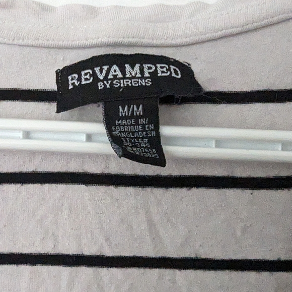 Revamped long sleeve top size medium - Picture 2 of 2